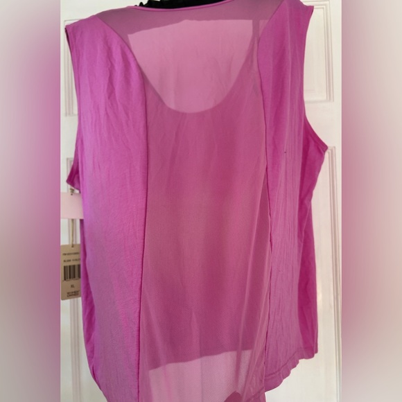 NEW SLEEVELESS TOP - Picture 3 of 6